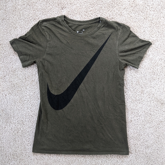 mens nike athletic cut t shirt